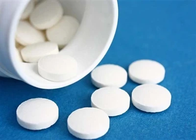 Pourquoi l’isoniazide est-il abrégé en H ?